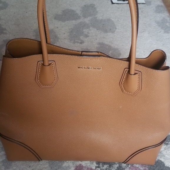 Michael Kors Handbags - Sold on Vinted. Michael kors purse